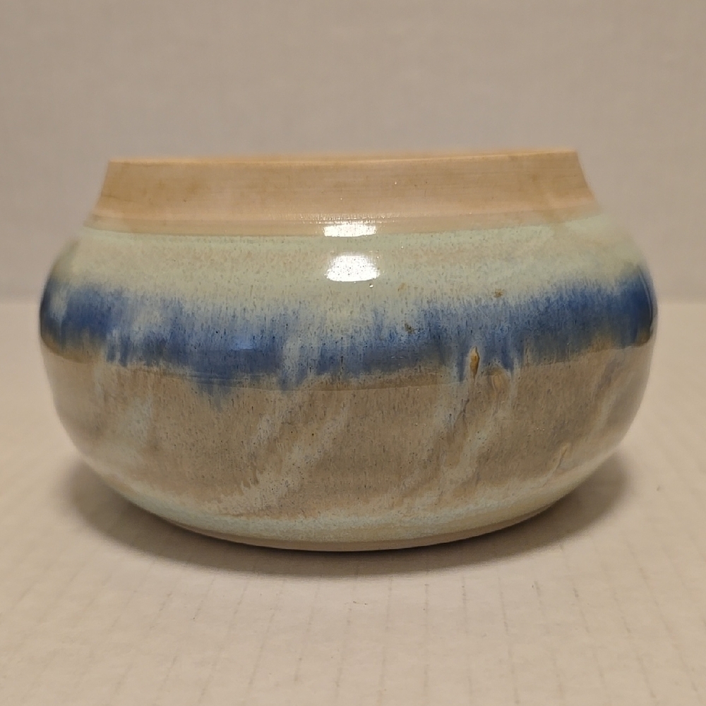 Elegant Blue and Cream Signed Pottery Bowl / Planter - Picture 6 of 16